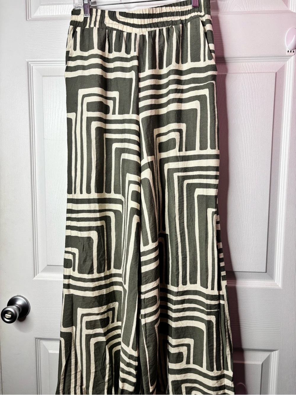 Böhme Noa Abstract Pants Sage Green Cream Geometric Labyrinth Print